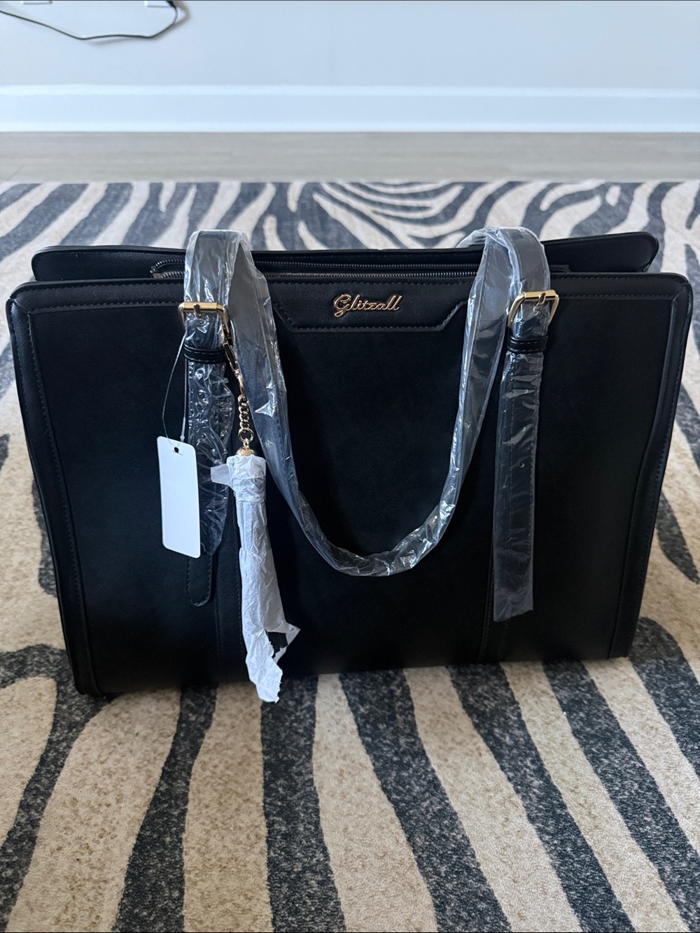 Black Structured Tote withGold-Tone Accents